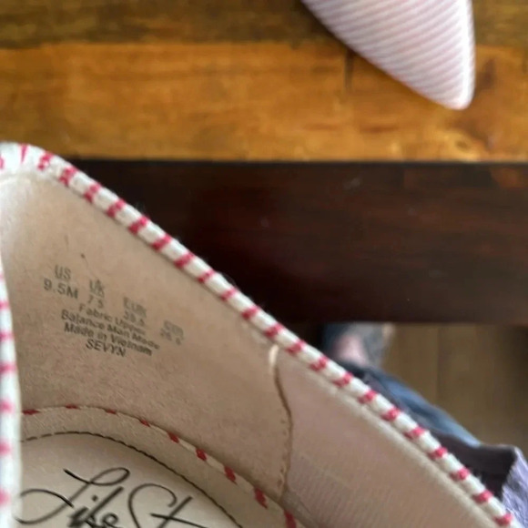 Lifestride candy stripe heels - Picture 8 of 9